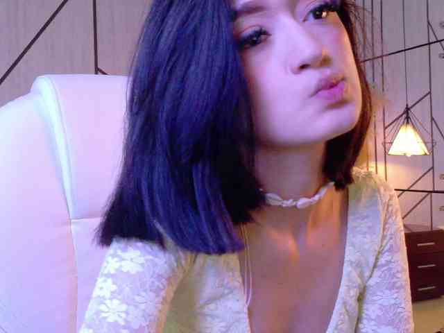LeahSaenz webcam