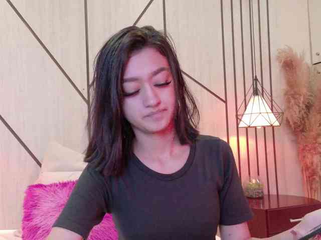 LeahSaenz webcam