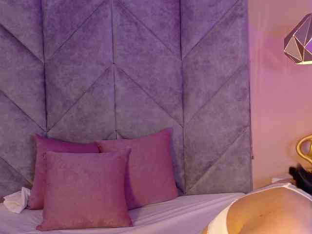 LeahSaenz webcam