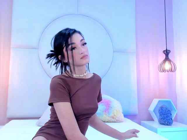 LeahSaenz Live Webcam on BongaCams