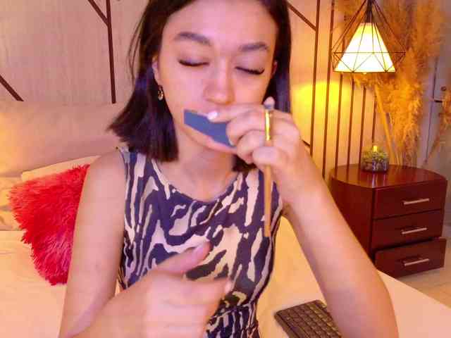 LeahSaenz webcam