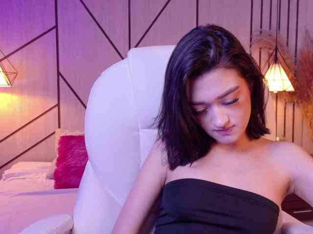 LeahSaenz webcam