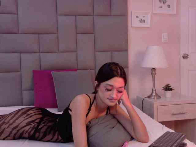 LeahSaenz webcam