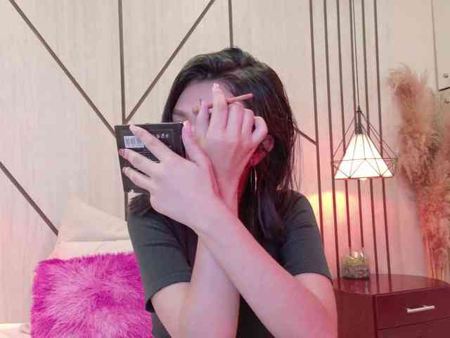 LeahSaenz Live Webcam on BongaCams