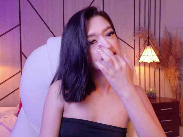 LeahSaenz webcam