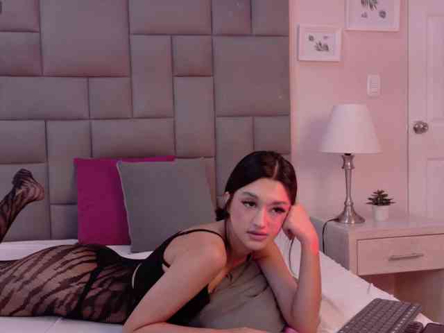 LeahSaenz webcam