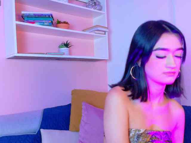 LeahSaenz webcam