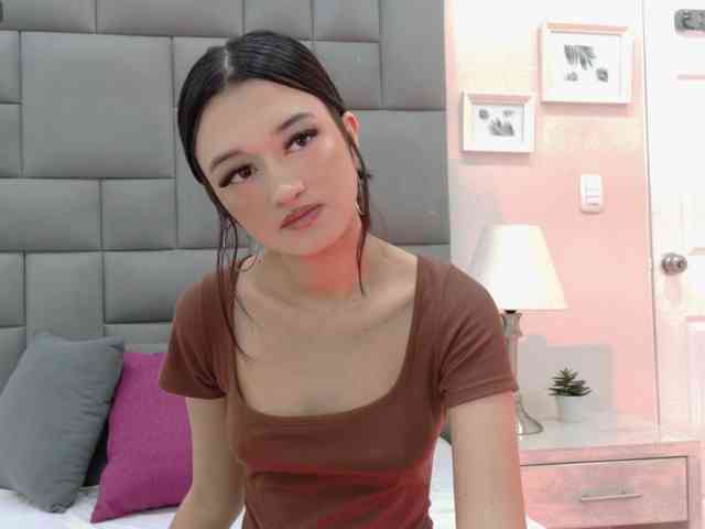 LeahSaenz webcam