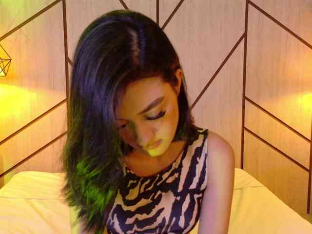 LeahSaenz webcam