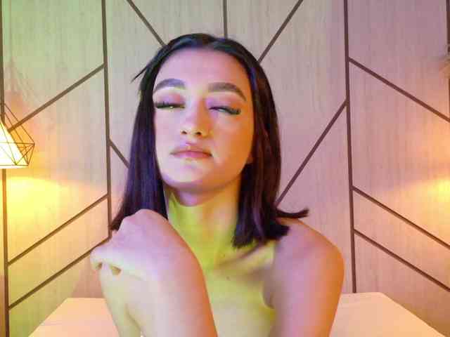 LeahSaenz webcam