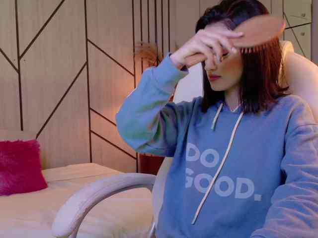 LeahSaenz webcam