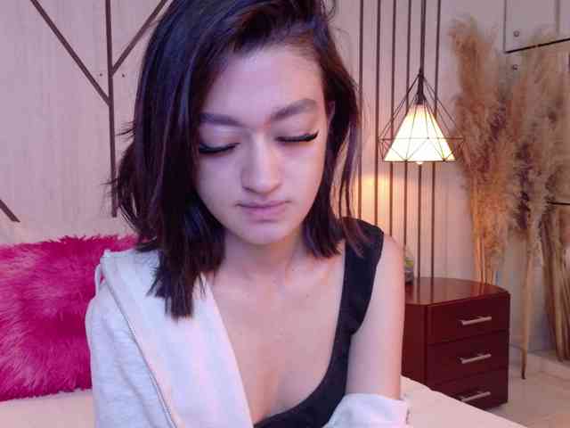 LeahSaenz webcam
