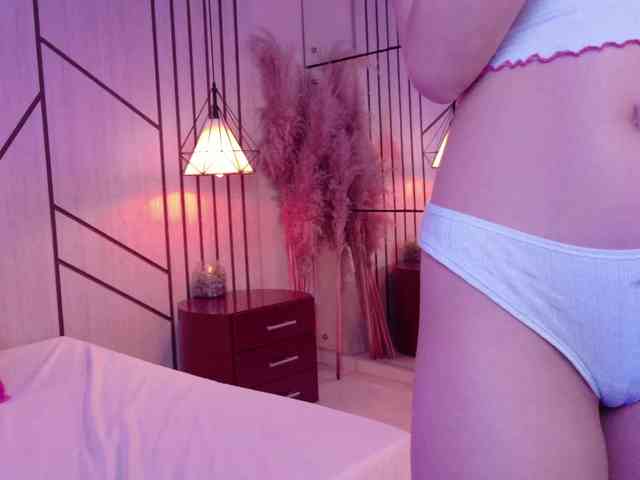 LeahSaenz Live Webcam on BongaCams