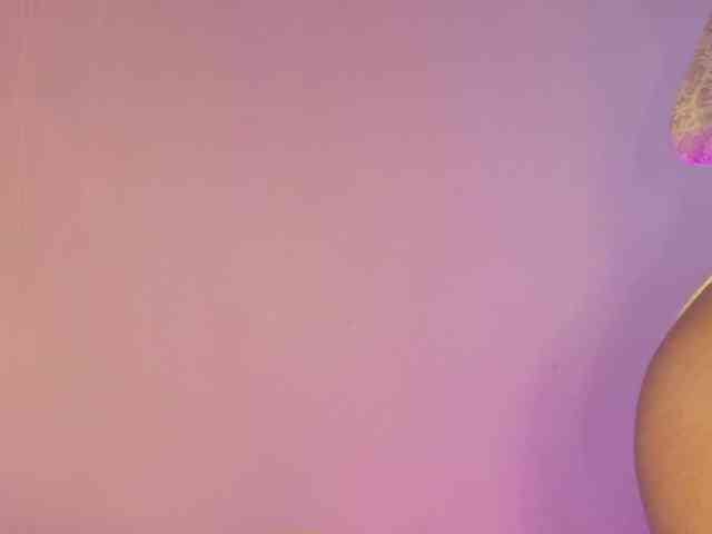LeahSaenz webcam