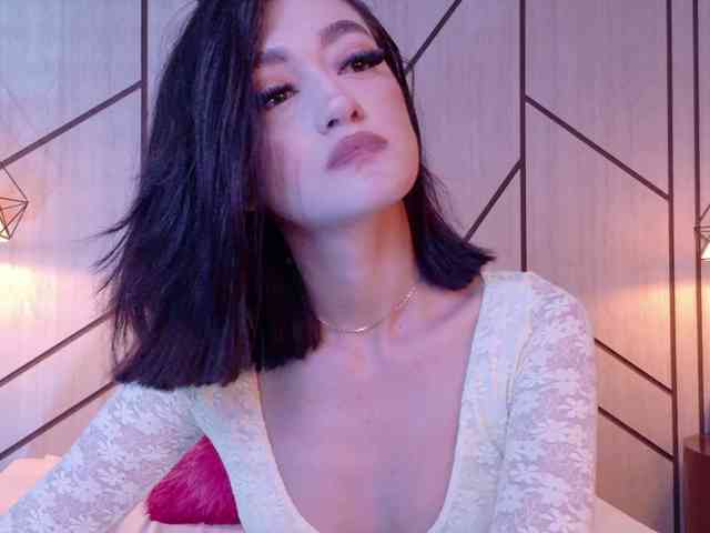 LeahSaenz Live Webcam on BongaCams