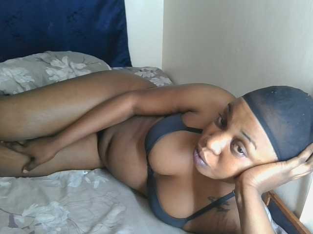 Sweet-confession live cam on BongaCams