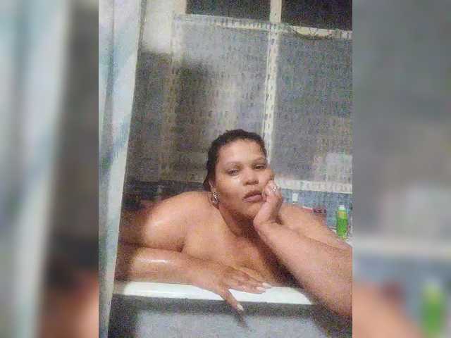 Vienlambo live cam on BongaCams