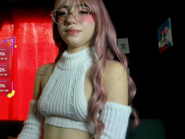 petitemila live cam on BongaCams