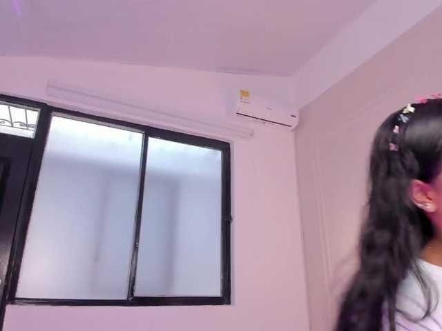 Emma-Velez live cam on BongaCams