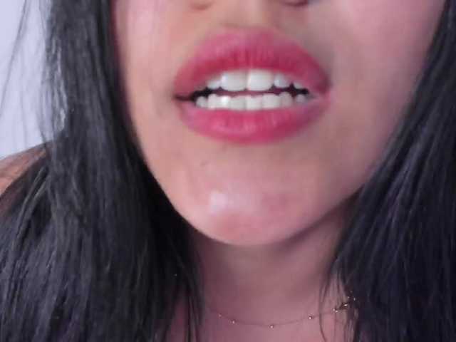 Emma-Velez live cam on BongaCams