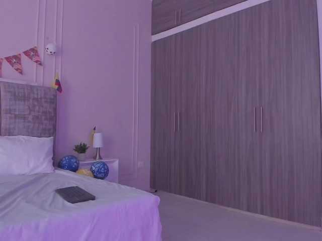 Emma-Velez live cam on BongaCams