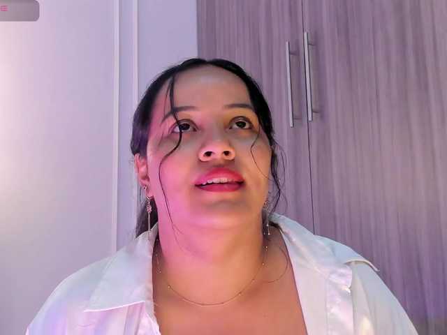 Emma-Velez live cam on BongaCams