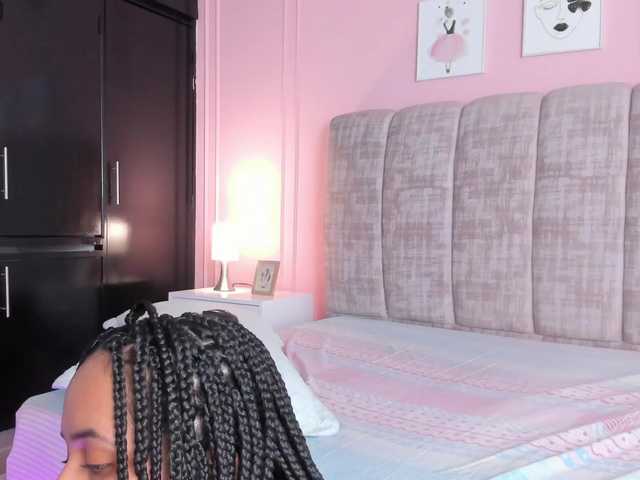 Emma-Velez live cam on BongaCams