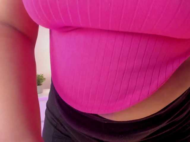 Emma-Velez live cam on BongaCams