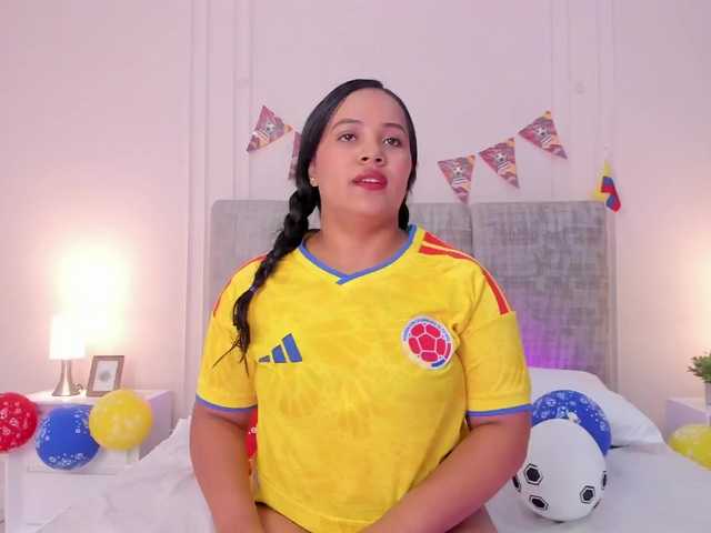 Emma-Velez live cam on BongaCams