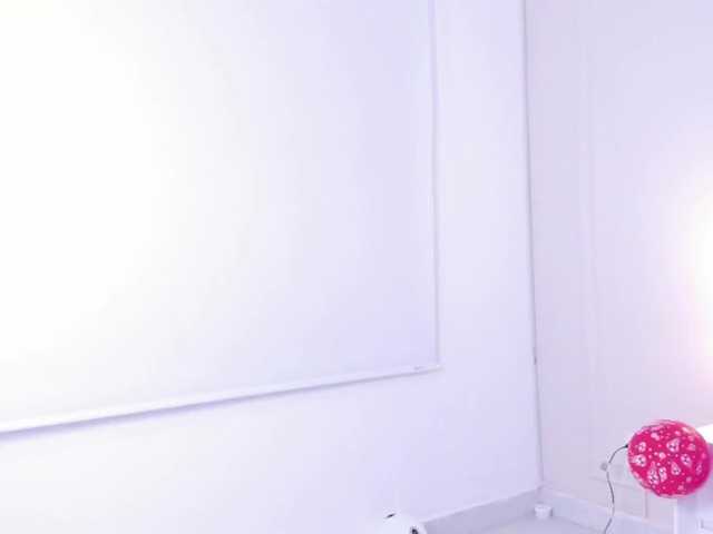 Emma-Velez live cam on BongaCams