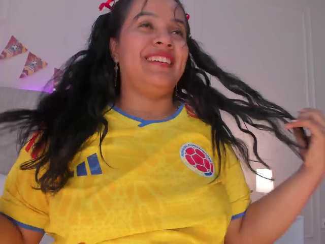 Emma-Velez live cam on BongaCams