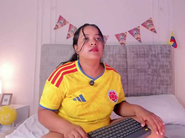Emma-Velez live cam on BongaCams
