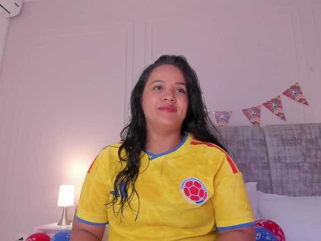 Emma-Velez live cam on BongaCams