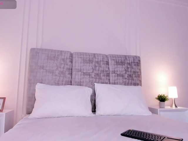 Emma-Velez live cam on BongaCams