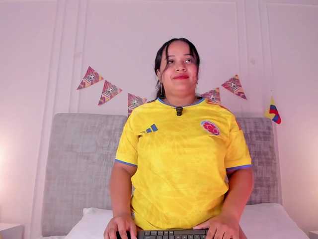 Emma-Velez live cam on BongaCams
