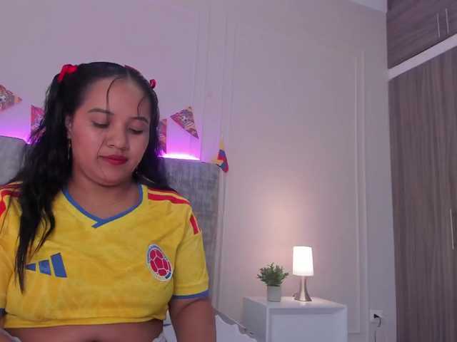 Emma-Velez live cam on BongaCams