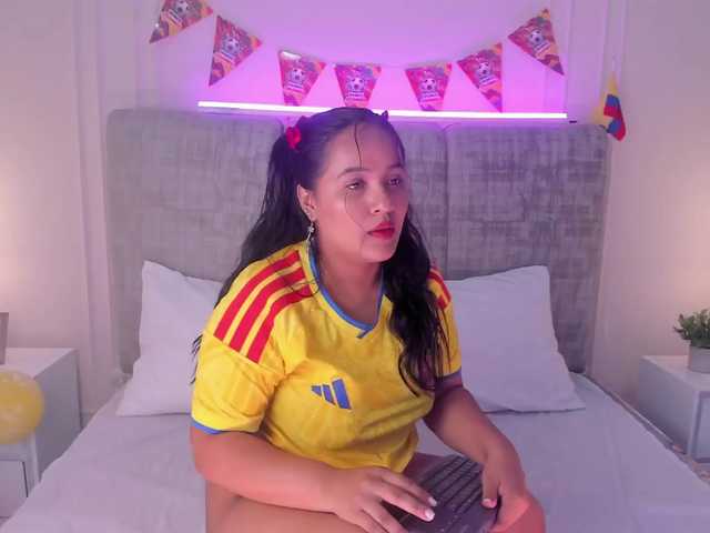 Emma-Velez live cam on BongaCams