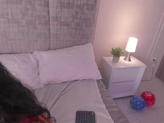 Emma-Velez live cam on BongaCams