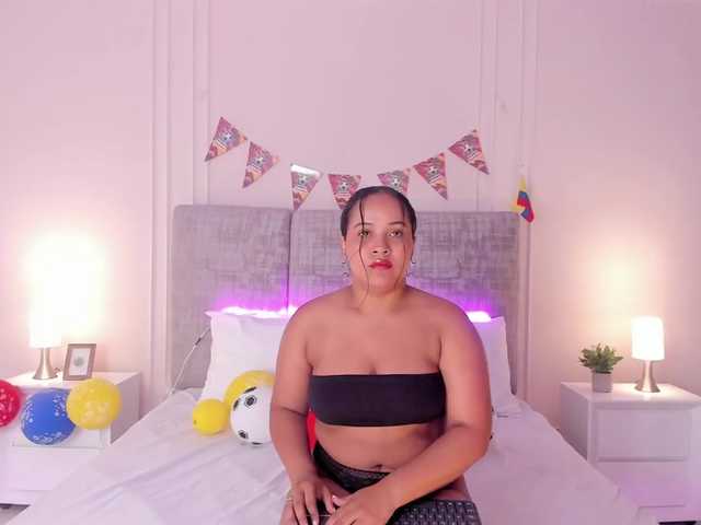 Emma-Velez live cam on BongaCams