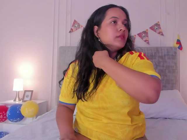 Emma-Velez live cam on BongaCams