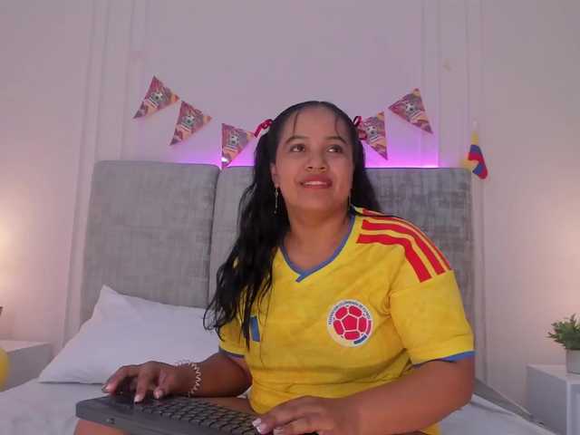 Emma-Velez live cam on BongaCams
