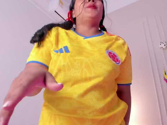 Emma-Velez live cam on BongaCams