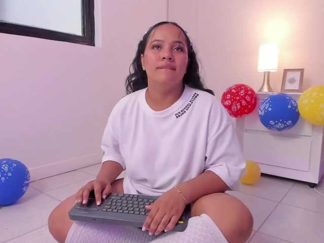 Emma-Velez live cam on BongaCams