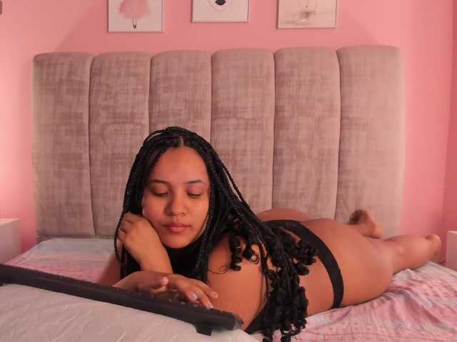 Emma-Velez live cam on BongaCams