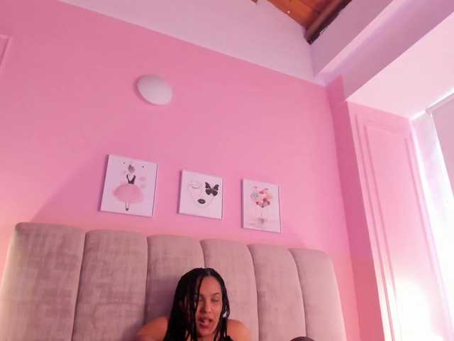 Emma-Velez live cam on BongaCams