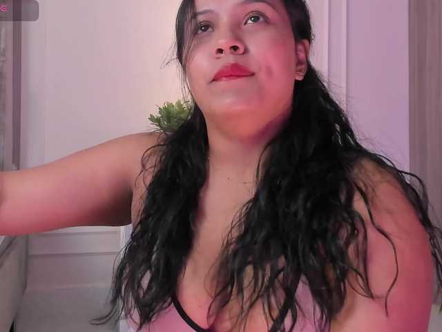 Emma-Velez live cam on BongaCams