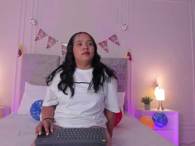 Emma-Velez live cam on BongaCams