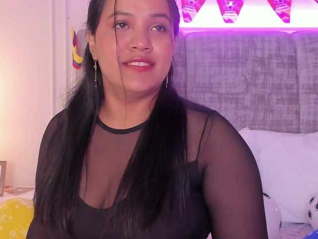 Emma-Velez live cam on BongaCams