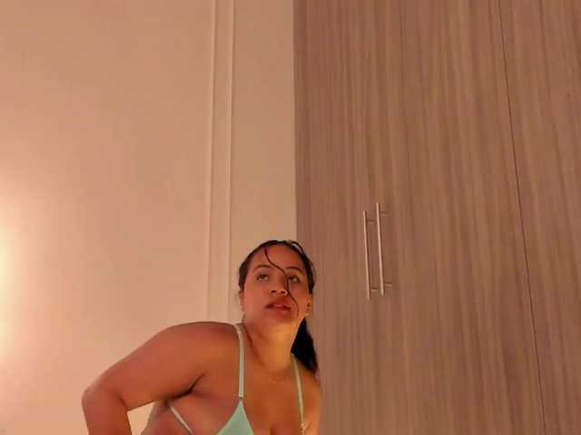 Emma-Velez live cam on BongaCams