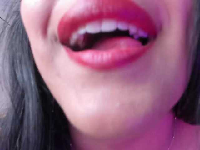 Emma-Velez live cam on BongaCams